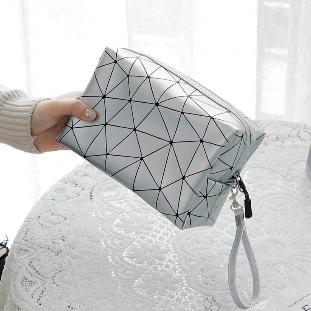 Geometric Luminous Makeup Bag  - Tech Accessories Travel Case ulasan dan harga